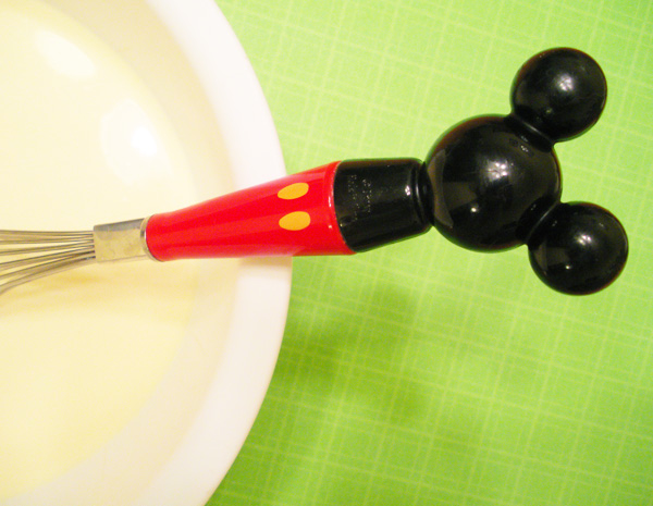 mickey mouse whisk