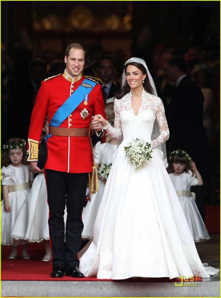 prince-william-kate-middleton-wedding-dress